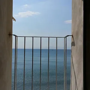 Balcone Sulla , Cefalù Italien